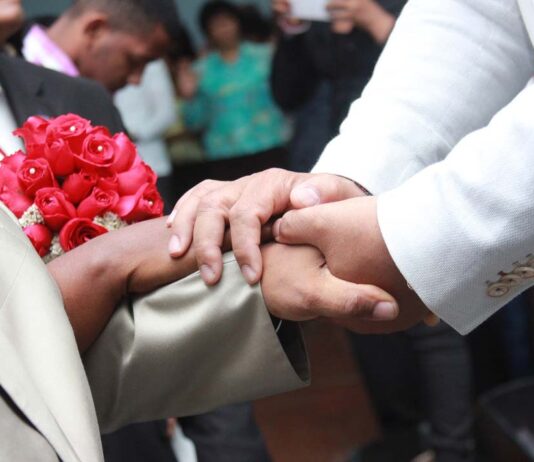Modern Wedding Bouquets with Texture